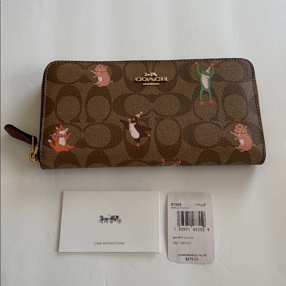 NWT COACH  ZIP WALLET SIGNATURE CANVAS